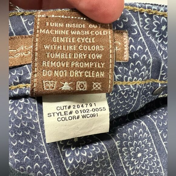 Paige Laurel Canyon Lowrise Bootcut Jeans W30 - Picture 8 of 10